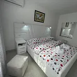 Romance Τίρανα